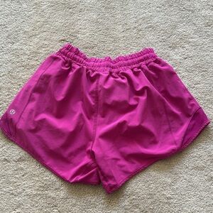 Lululemon hotty hot shorts size 4 4”